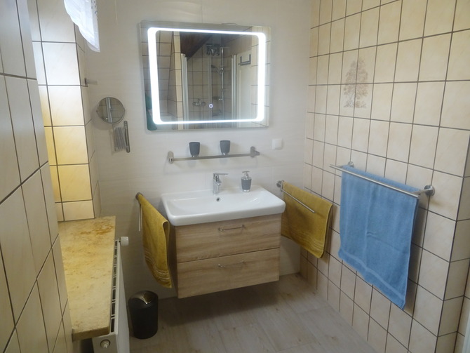 Ferienwohnung in Behrensdorf - Lissis  Appartement - Neues Bad