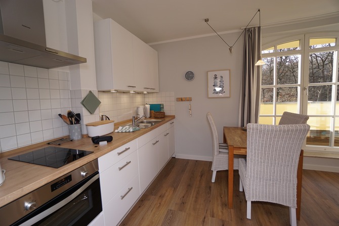 Ferienwohnung in Baabe - Sonnenblick - Essplatz an der gro&szlig;en Balkont&uuml;r