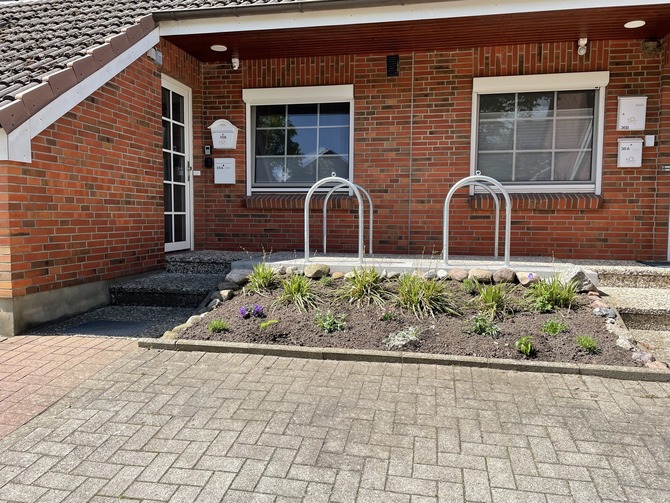 Ferienwohnung in Sch&ouml;nhagen - FerienWohnung Perlentaucher - Hauseingang mit Fahrradb&uuml;geln