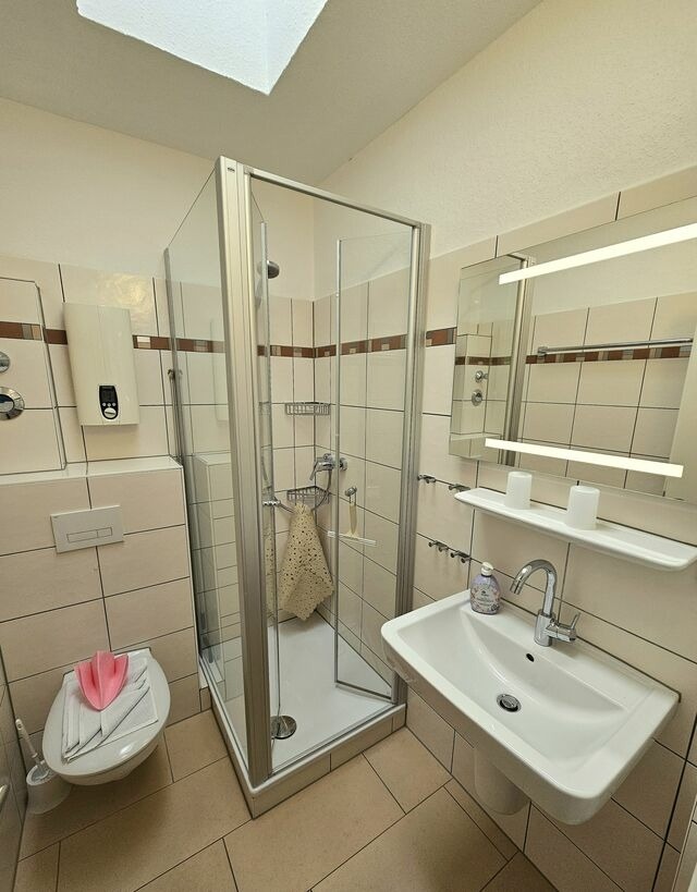 Ferienwohnung in Grömitz - Wohnung 2 - G. Pape - schöne Terassenwohnung mit sep. Ankleidezimmer, kostenloses WLAN, Longstay Rabatt, Nähe Dünenpark - Bild 11