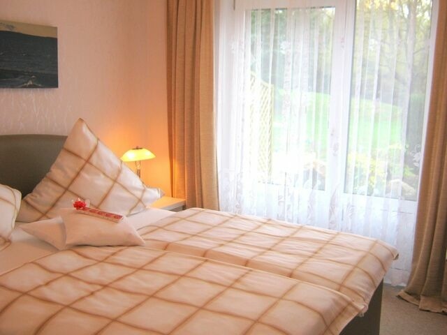 Ferienwohnung in Cismar - Haus am Kojenteich - Whg. 1 - Klosterdorf Cismar - gepflegte Wohnung auf idyllischem Seegrundst&uuml;ck - Bild 9