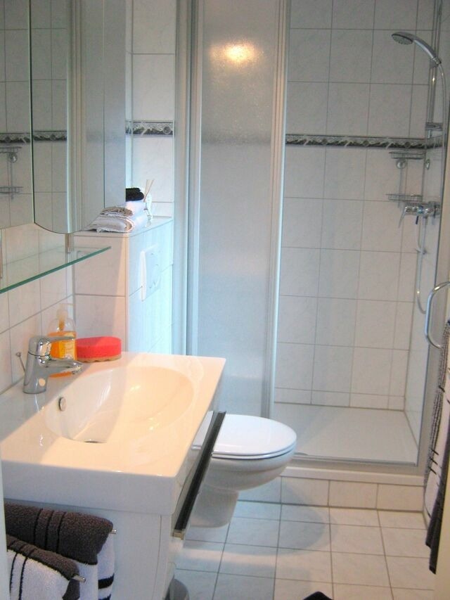 Ferienwohnung in Cismar - Haus am Kojenteich - Whg. 1 - Klosterdorf Cismar - gepflegte Wohnung auf idyllischem Seegrundst&uuml;ck - Bild 10