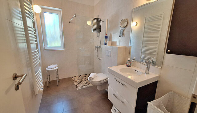 Ferienwohnung in Heringsdorf - Anna Whg1 BRINKMANNHAUS - fein und praktisch - fast am Strand, Terrasse, Grill - Bild 7