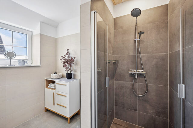 Ferienhaus in Dranske - Rügenzauber Reetdachhaus mit Sauna u. Kamin | Strandnähe | Garten - Bild 10