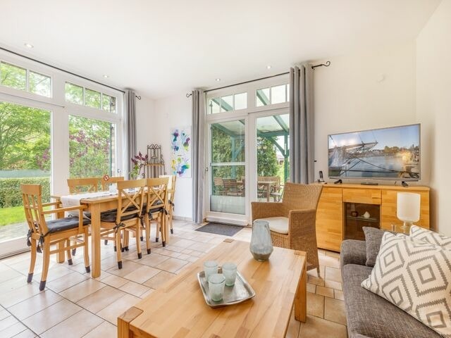 Ferienwohnung in Garz - Ferienwohnung - R&uuml;genbrise am Wasser mit Steg und Paddelboot - alles inklusive - Bild 3