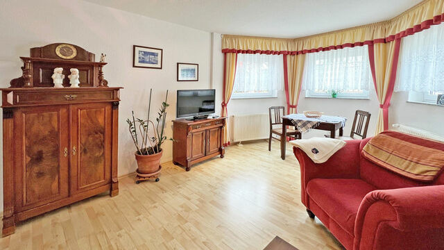 Ferienwohnung in G&ouml;hren - Villa Vivien, Ostsee H&uuml;hnergott App. 3 - Bild 2